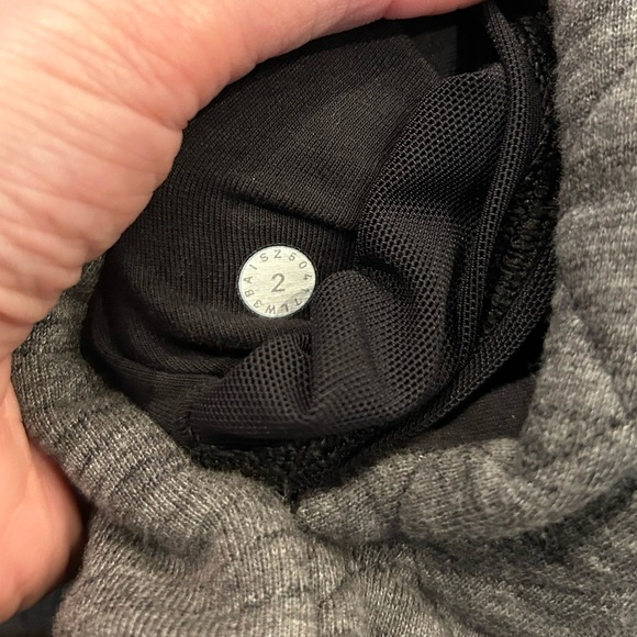 Lululemon Forever Warm Pullover Heather Dark Grey Quilted Size 2 - Picture 7 of 9